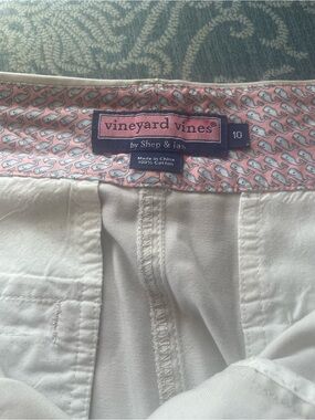 Vineyard Vines khaki Skirt with Pink Whale Print Waistband